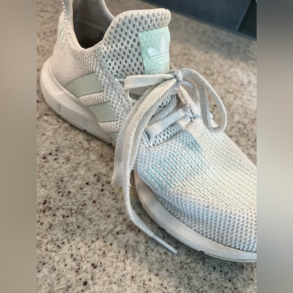 Ladies Adidas Shoes Size 6 - Picture 10 of 11